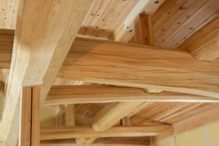 Comment choisir un charpentier qualifié pour votre projet de construction ?